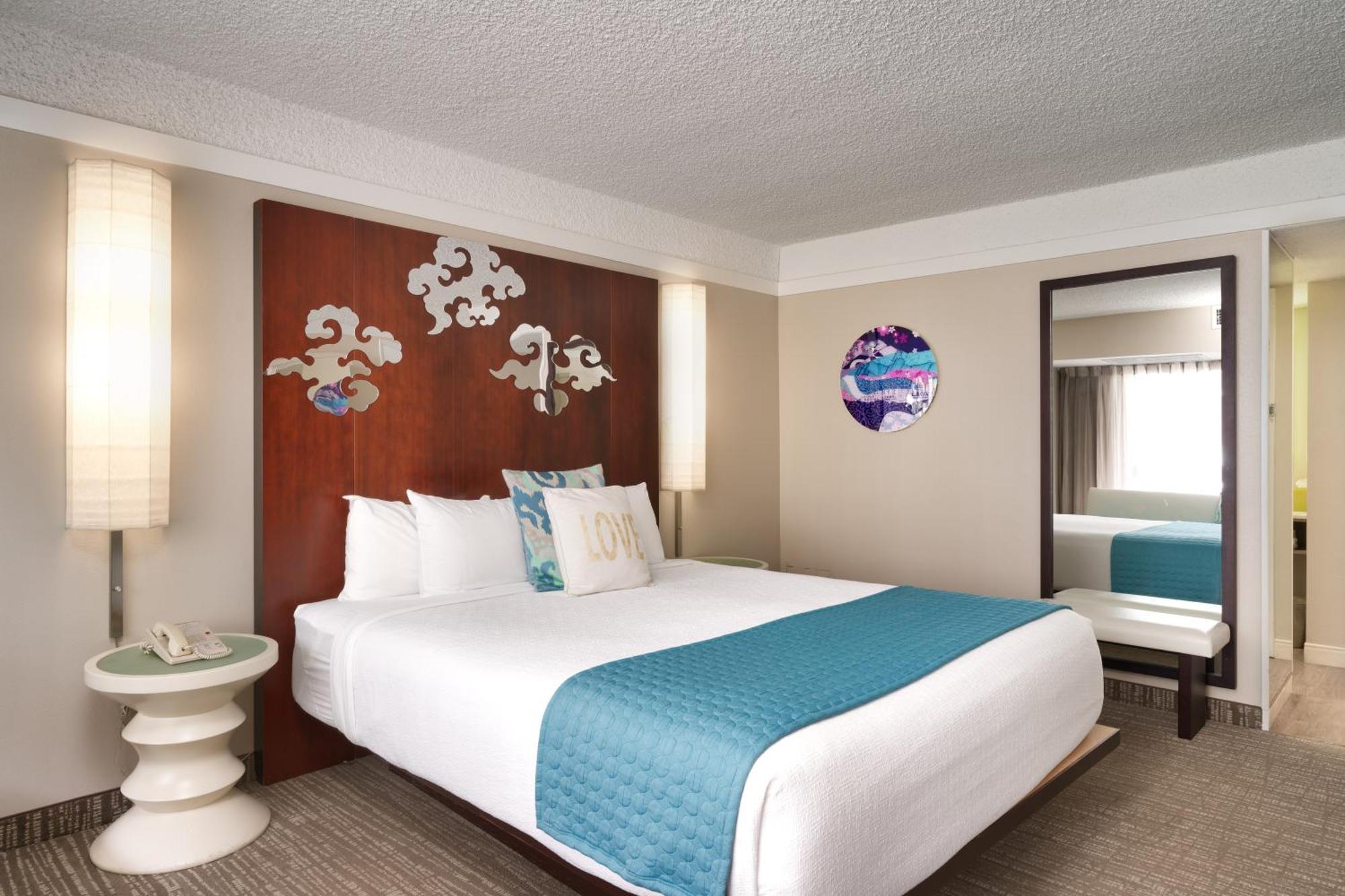King Room Pool View
