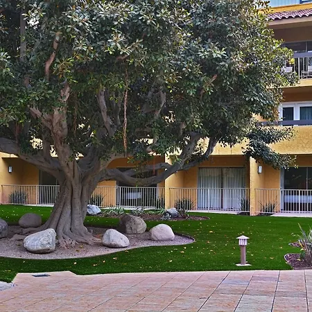 Atrium Hotel Orange County-3